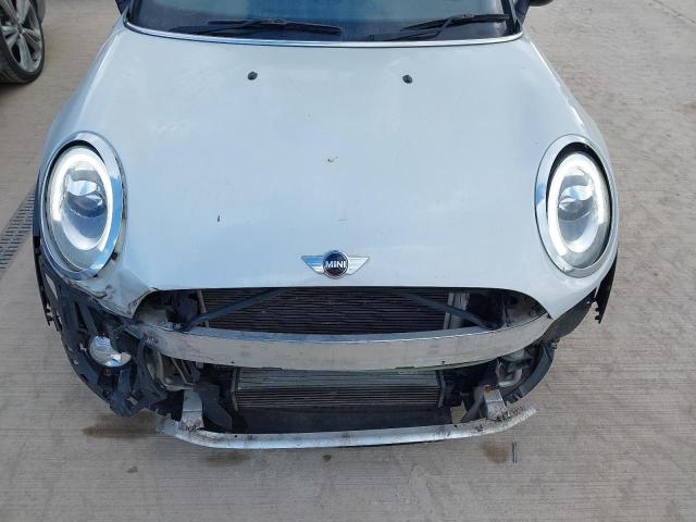 2016 MINI COOPER AUT