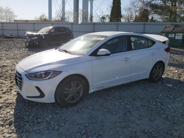  HYUNDAI ELANTRA 2018 Белы