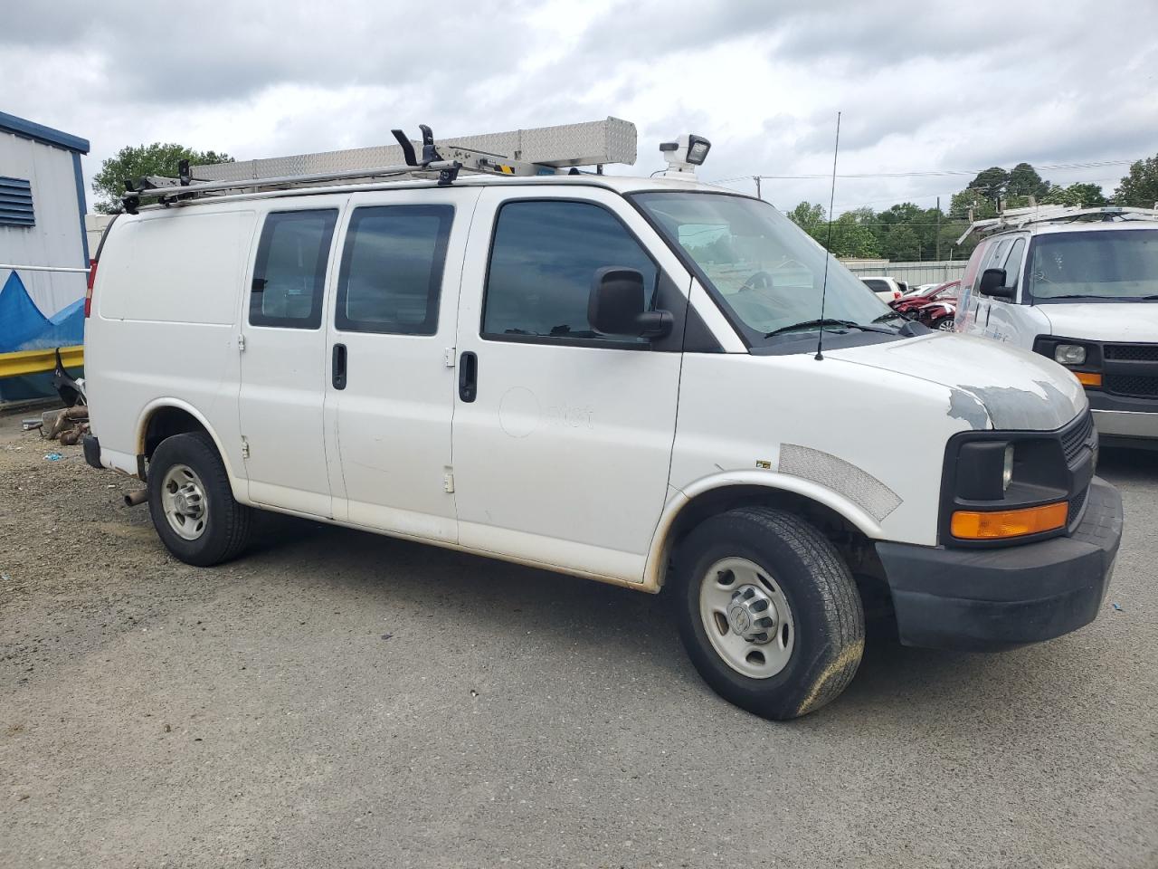 2012 Chevrolet Express - Image 4
