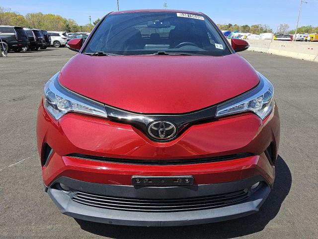  TOYOTA C-HR 2018 Красный