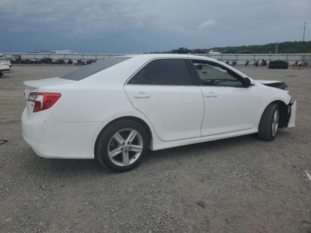 Sedans TOYOTA CAMRY 2014 White