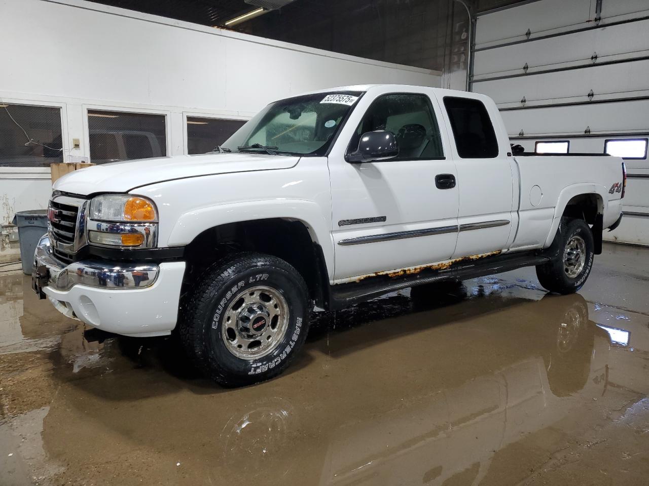 2007 Gmc Sierra K2500 Heavy Duty for Sale in Blaine, MN - Rear End
