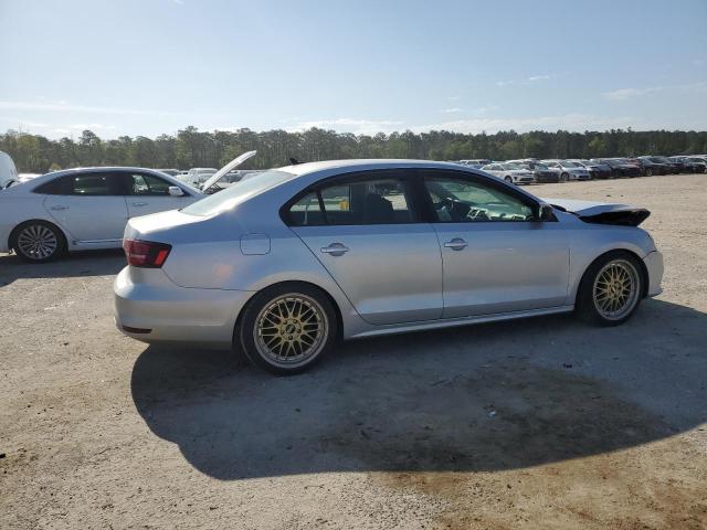 Sedans VOLKSWAGEN JETTA 2016 Silver