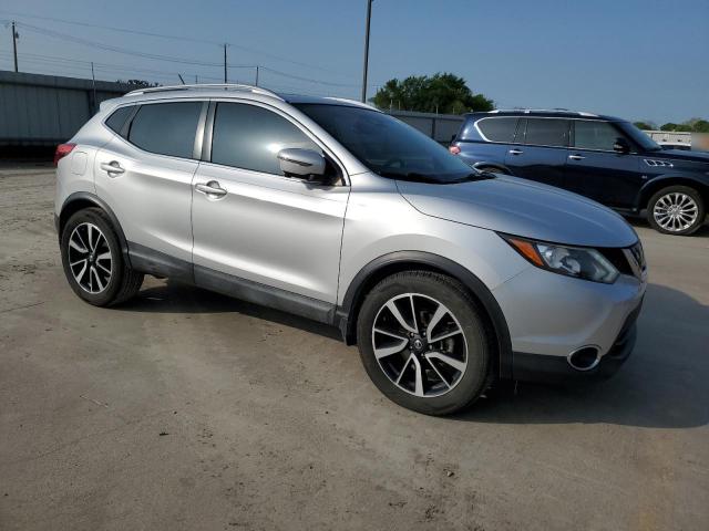  NISSAN ROGUE 2017 Серебристый
