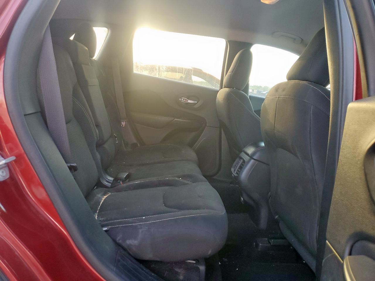 1c4pjmcbxgw185424 1C4PJMCBXGW185424 2016 Jeep Cherokee Latitude