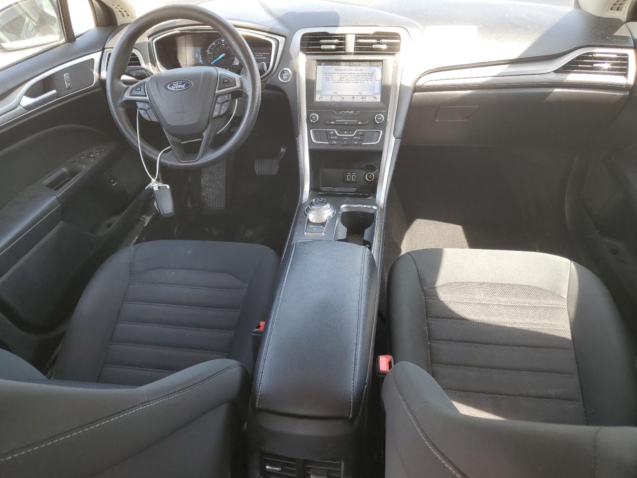 2019 Ford Fusion Se VIN: 3FA6P0LU8KR124806 Lot: 54032975