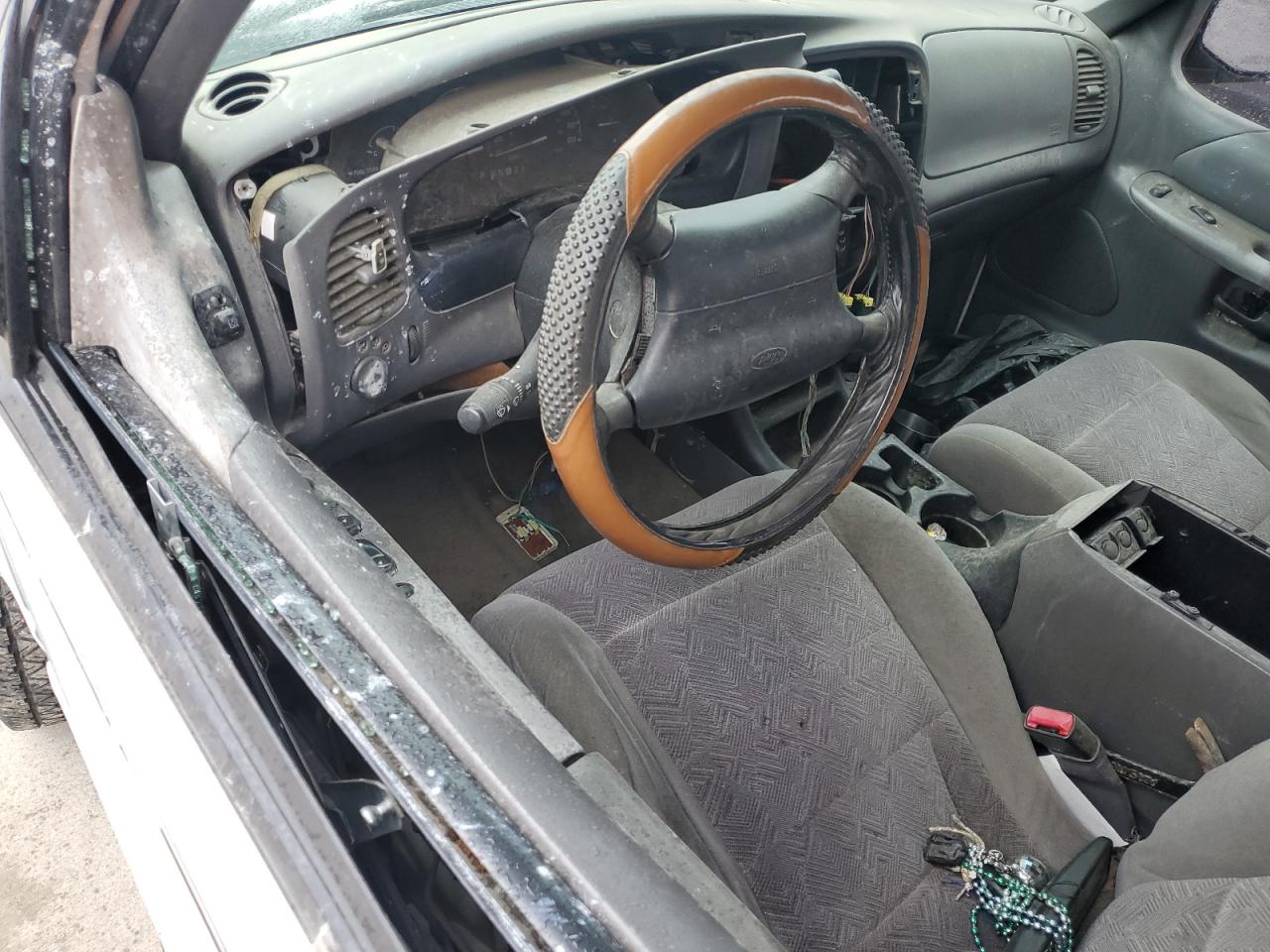2000 Ford Explorer Xlt VIN: 1FMZU63P0YZB91736 Lot: 55243765