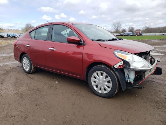  NISSAN VERSA 2018 Czerwony