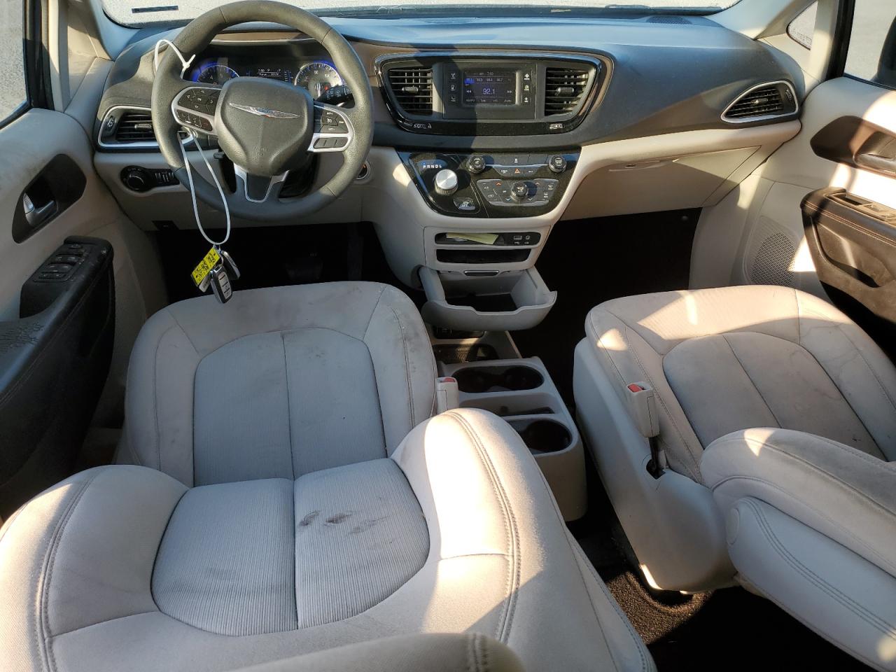 2c4rc1cg7hr638230 2C4RC1CG7HR638230 2017 Chrysler Pacifica Lx