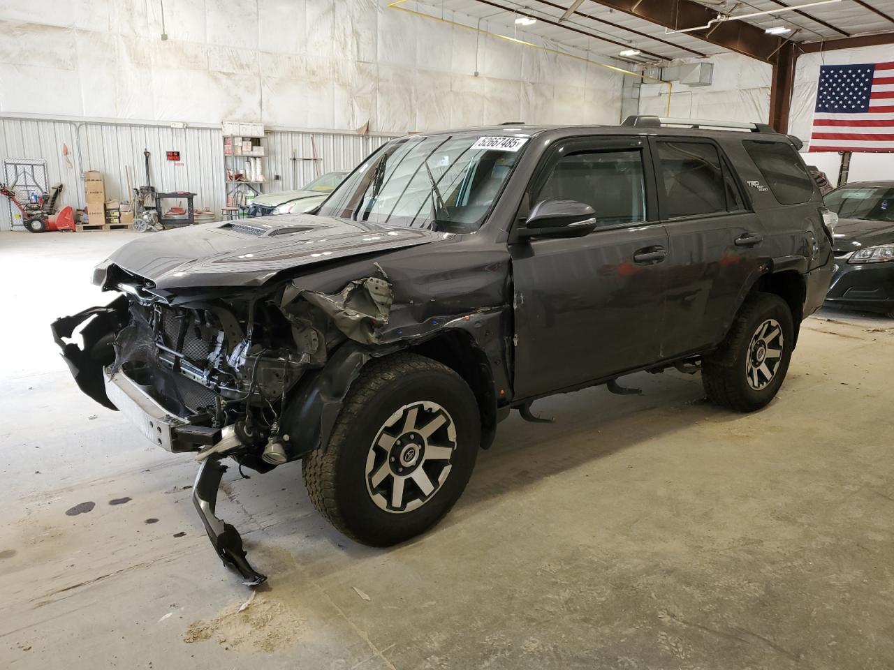 2018 Toyota 4Runner Sr5/Sr5 Premium for Sale in Milwaukee, WI - Front End