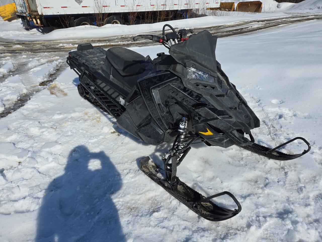 2021 Pola Titan for Sale in Montreal-est, QC - Front End