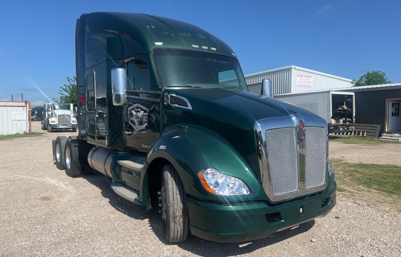 2018 Kenworth Construction T680 for Sale in Wilmer, TX - Minor Dent/Scratches