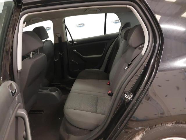2005 VOLKSWAGEN GOLF FSI S