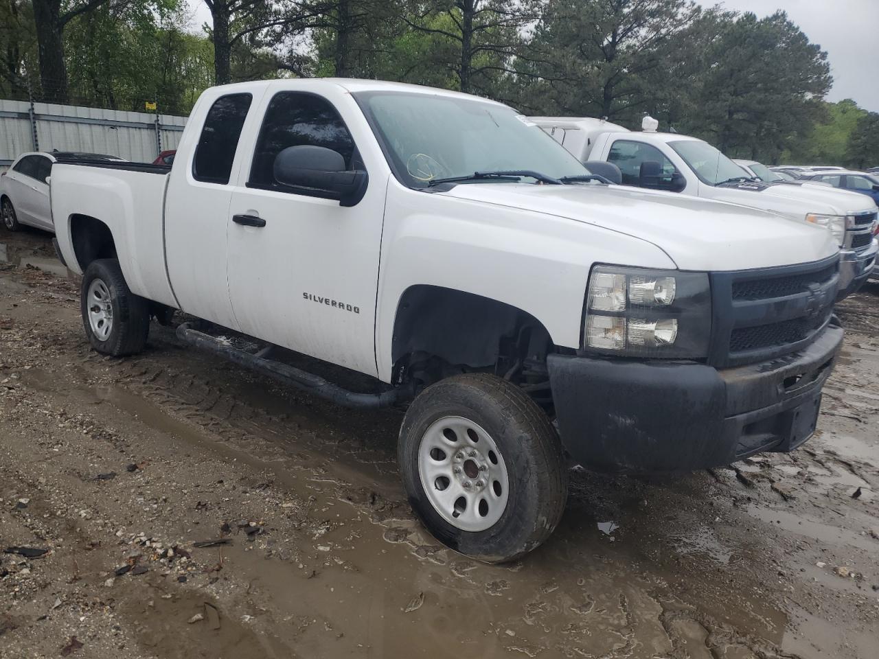 2011 Chevrolet Silverado - Image 4