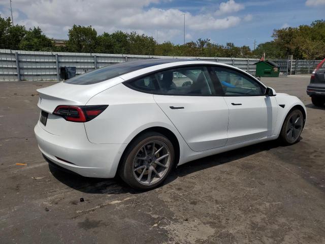  TESLA MODEL 3 2021 Biały