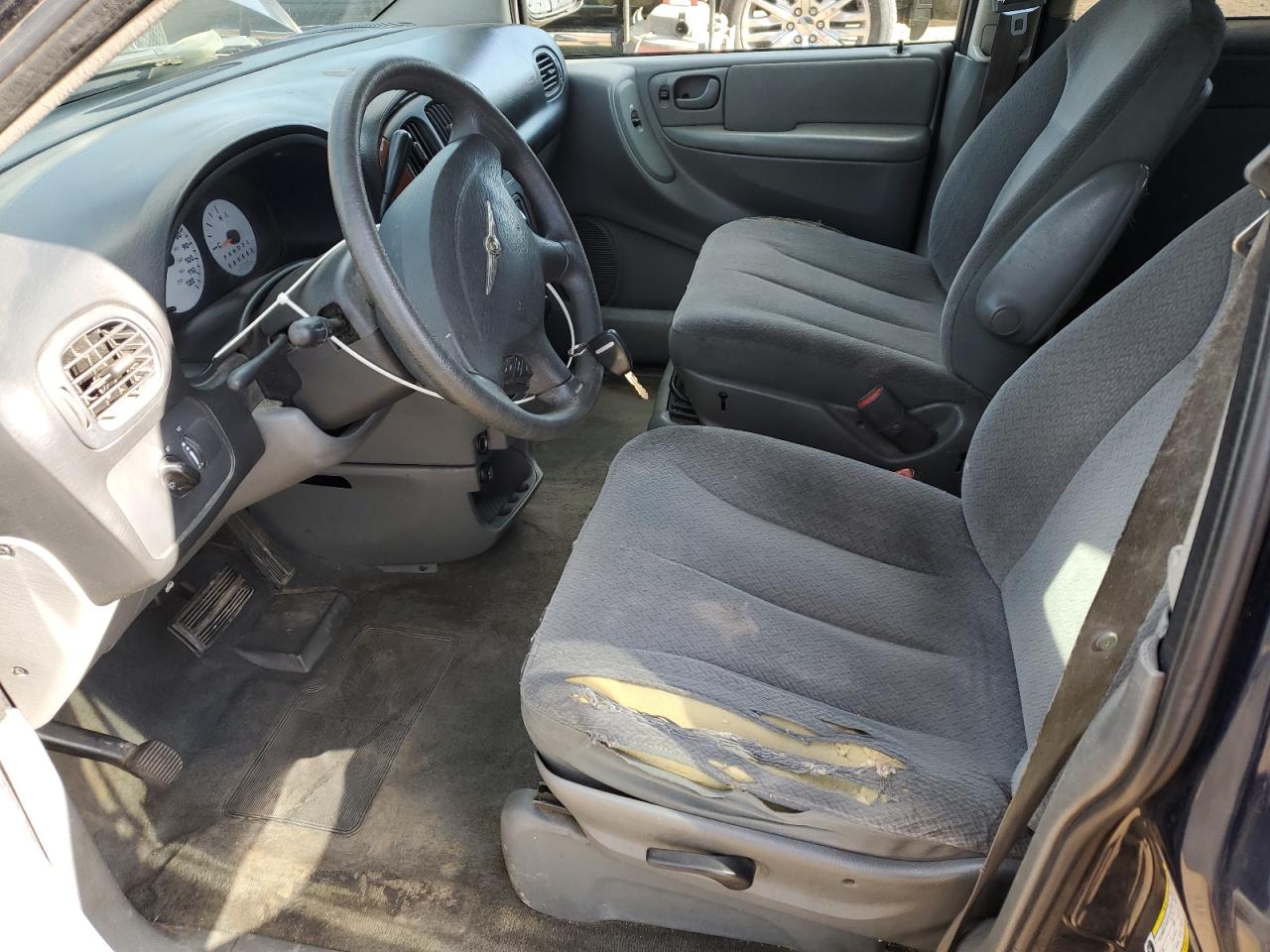 2005 Chrysler Town & Country VIN: 1C4GP45R35B392895 Lot: 53744625