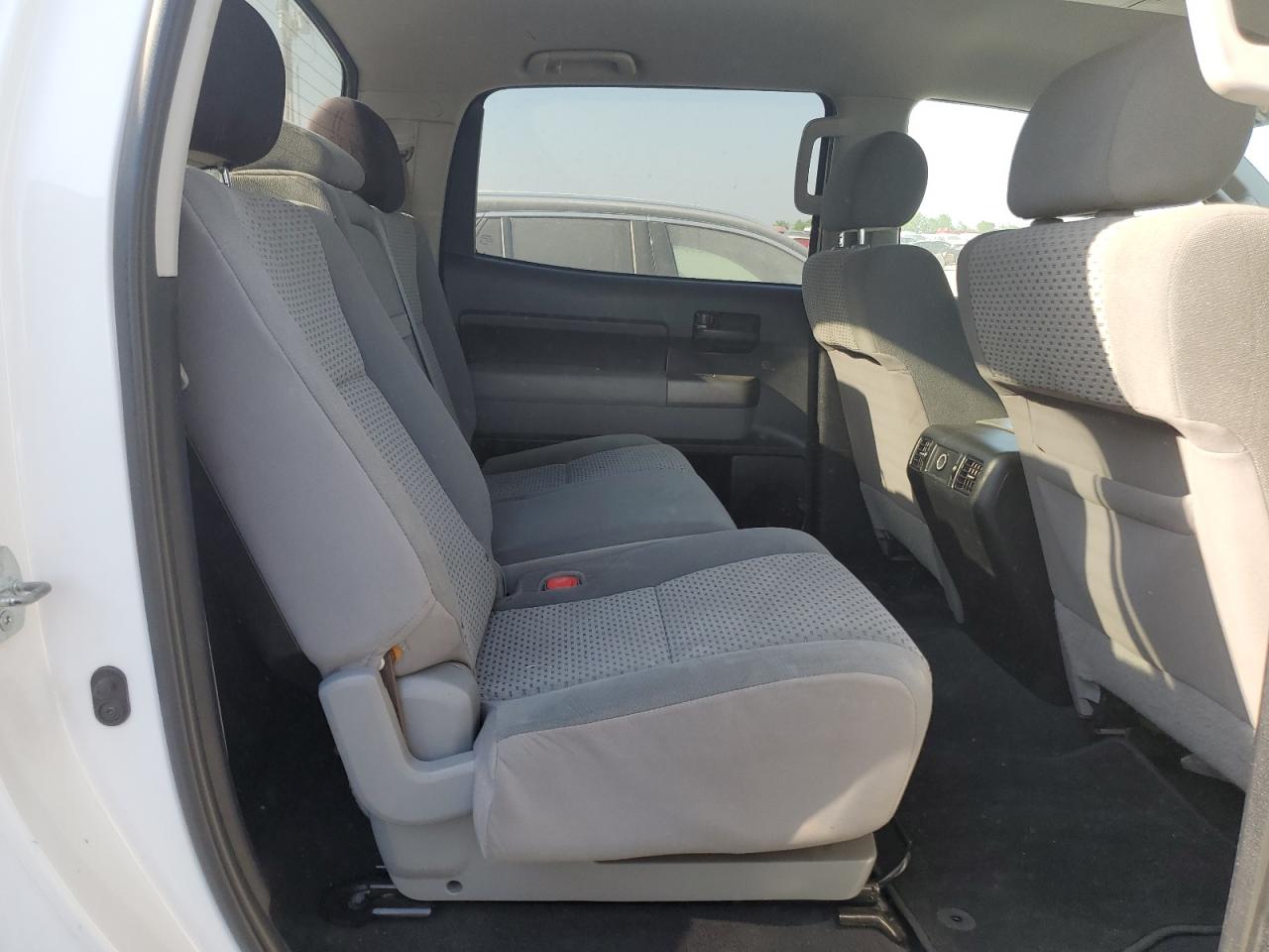 2012 Toyota Tundra Crewmax Sr5 VIN: 5TFEM5F18CX045111 Lot: 52043585