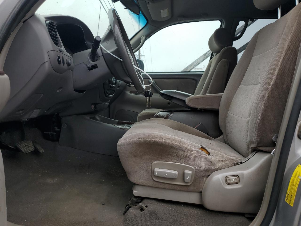 2002 Toyota Sequoia Sr5 VIN: 5TDZT34A42S131175 Lot: 55360655