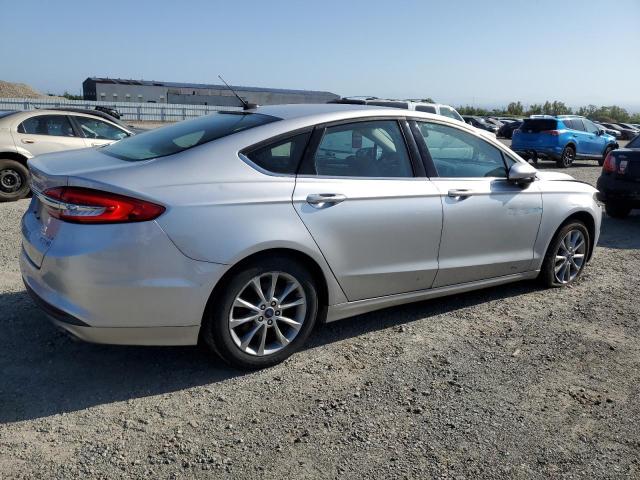 Седани FORD FUSION 2017 Сріблястий