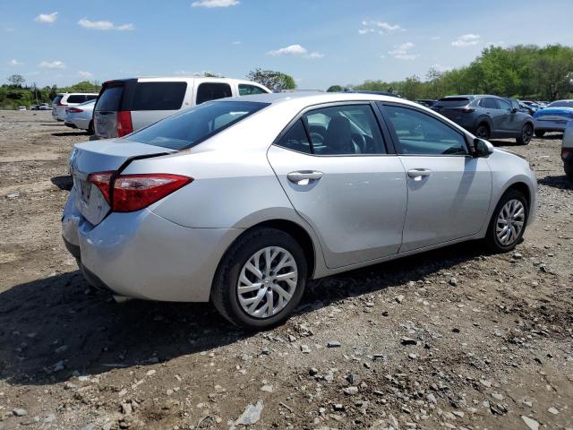  TOYOTA COROLLA 2017 Серебристый