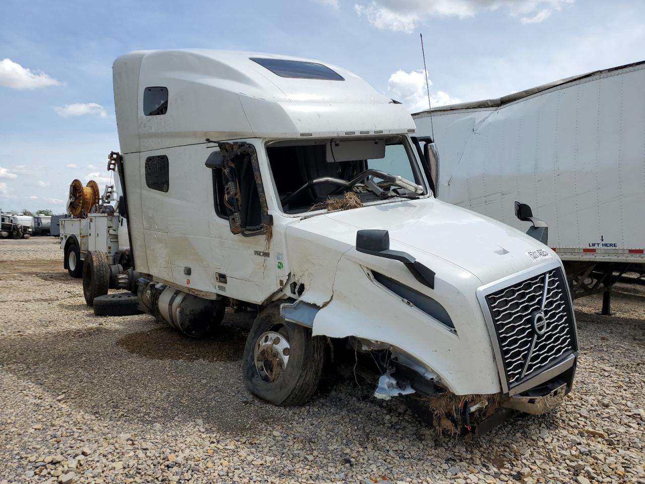 2022 Volvo Vn Vnl for Sale in Sikeston, MO - All Over