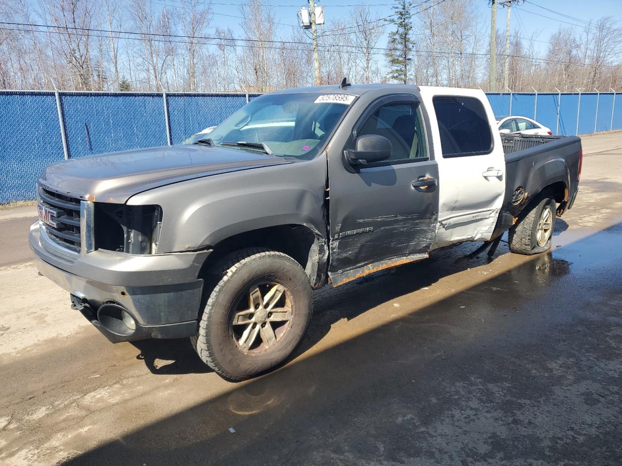2007 Gmc New Sierra K1500 for Sale in Moncton, NB - Side