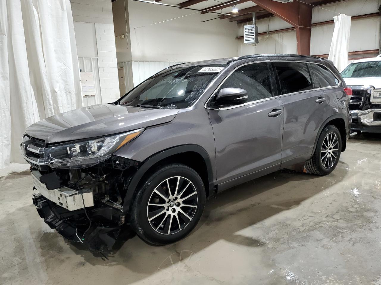 2017 Toyota Highlander Se de vânzare în Leroy, NY - Front End