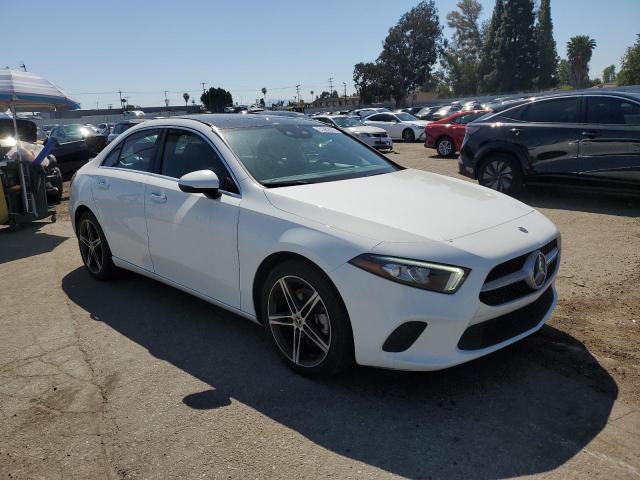  MERCEDES-BENZ A-CLASS 2019 Білий