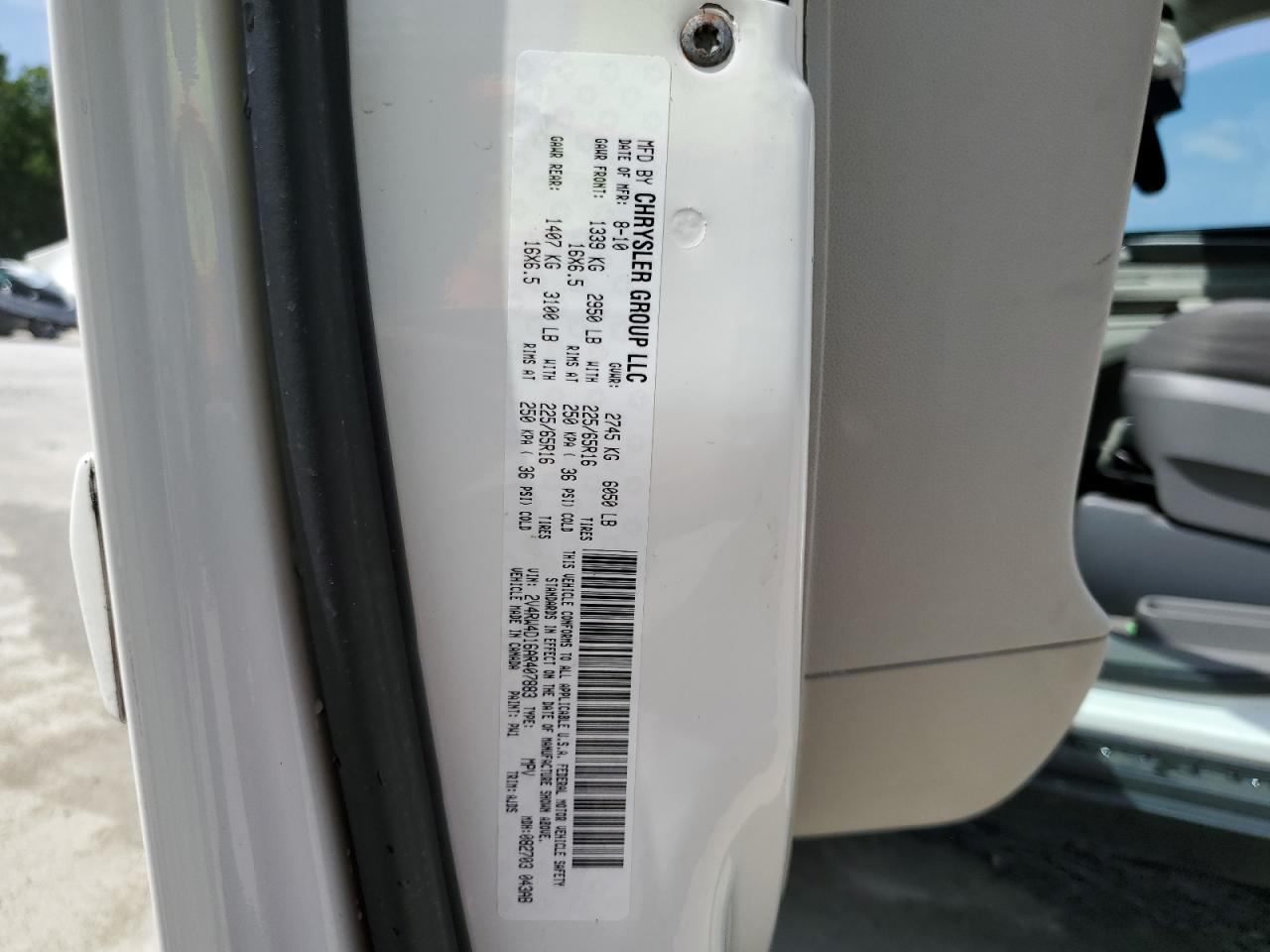 2010 Volkswagen Routan S VIN: 2V4RW4D16AR407883 Lot: 54394055