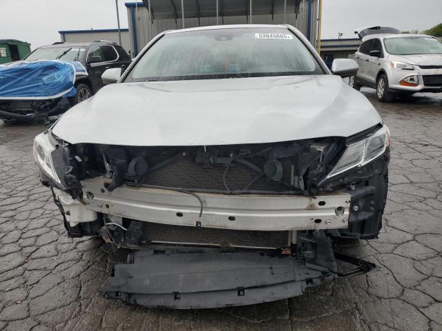  TOYOTA CAMRY 2018 Серебристый