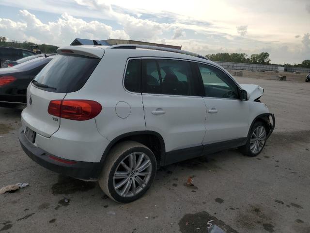 Parquets VOLKSWAGEN TIGUAN 2016 Biały