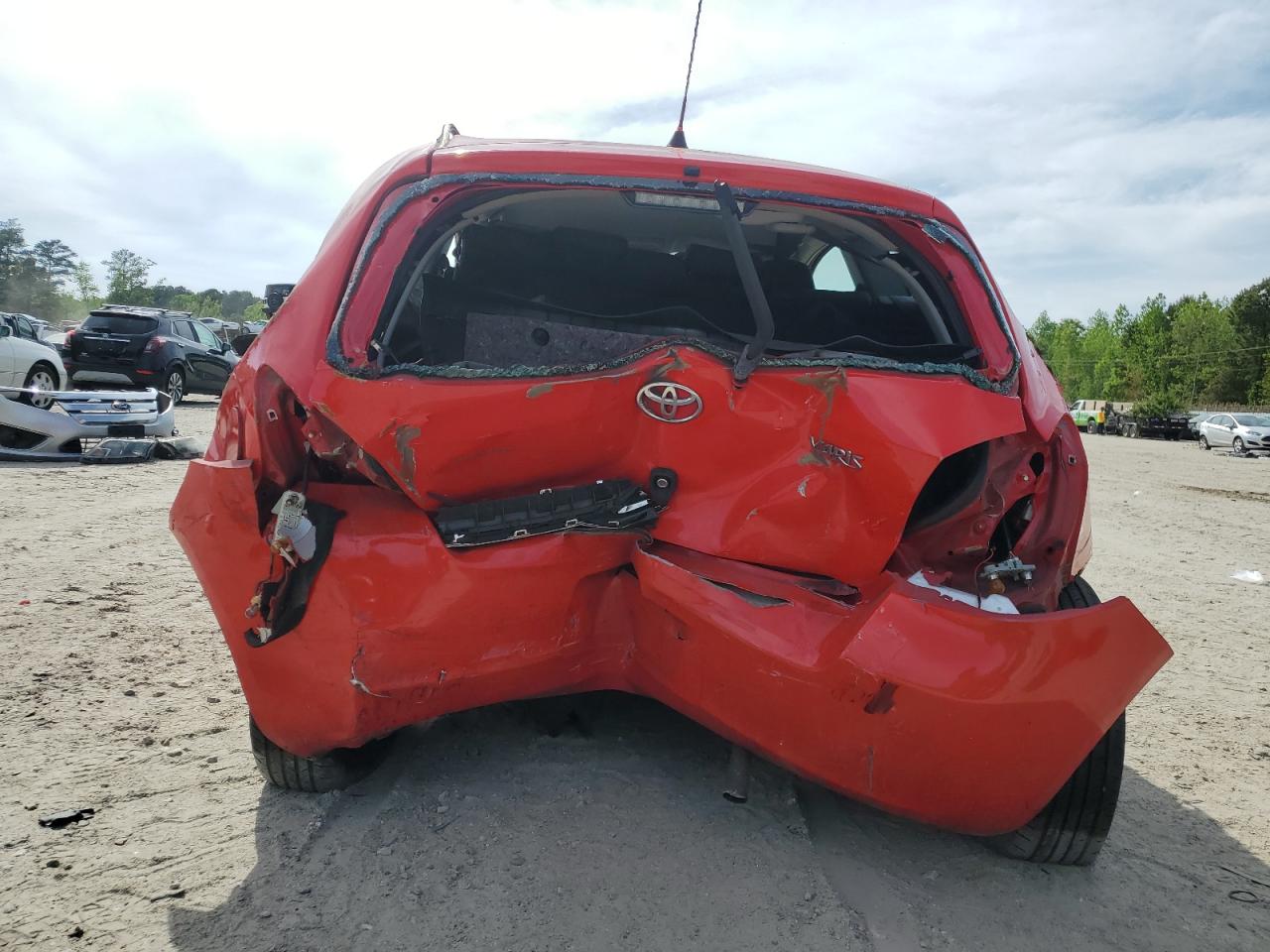 2008 Toyota Yaris VIN: JTDJT923485207352 Lot: 54199265