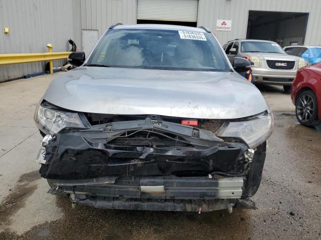  MITSUBISHI OUTLANDER 2018 Srebrny