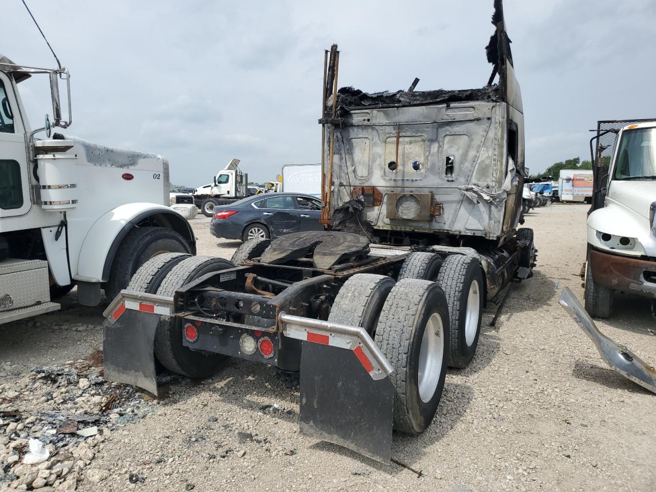 2020 International Lt625 Semi Truck VIN: 3HSDZAPR9LN813437 Lot: 52259305