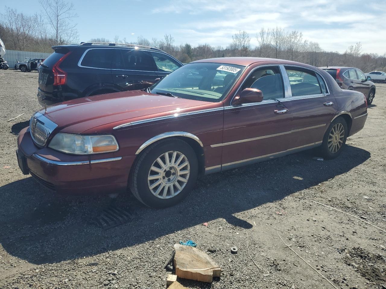 2004 Lincoln Town Car Executive for Sale in Assonet, MA - Normal Wear