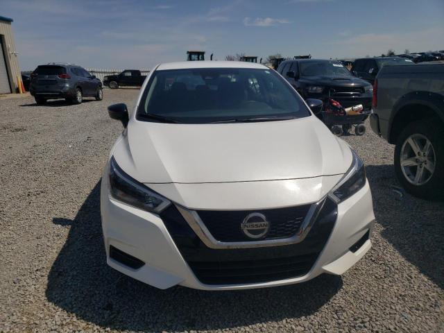  NISSAN VERSA 2022 Biały