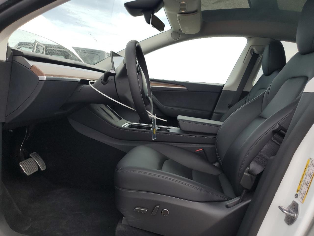 2025 Tesla Model Y VIN: 7SAYGDED1SF216870 Lot: 51158525