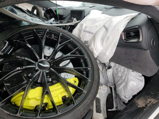  ASTON MARTIN VANTAGE F1 2022 Белый