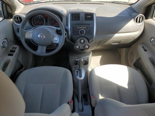 Седани NISSAN VERSA 2014 Сріблястий