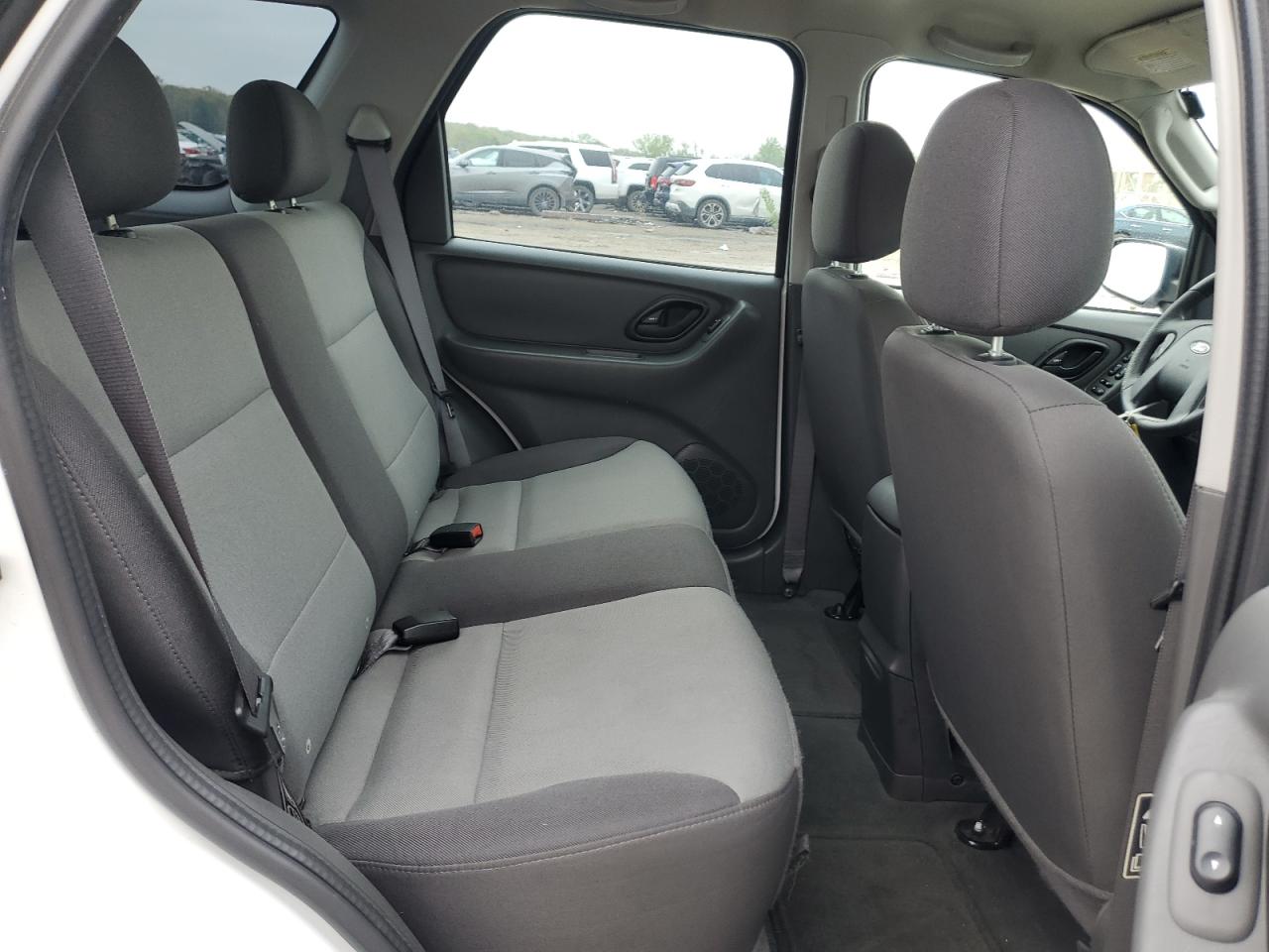 2003 Ford Escape Xls VIN: 1FMYU02183KE05685 Lot: 53904835