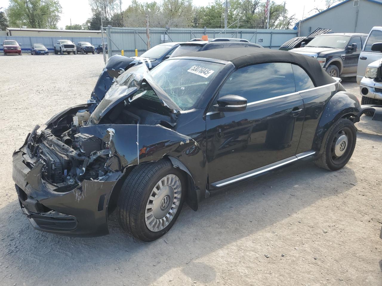 2016 Volkswagen Beetle S/Se for Sale in Wichita, KS - Front End