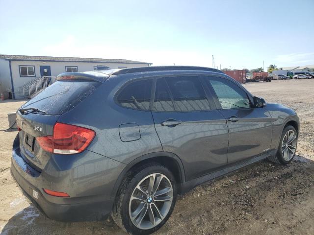 Кроссоверы BMW X1 2015 Серый