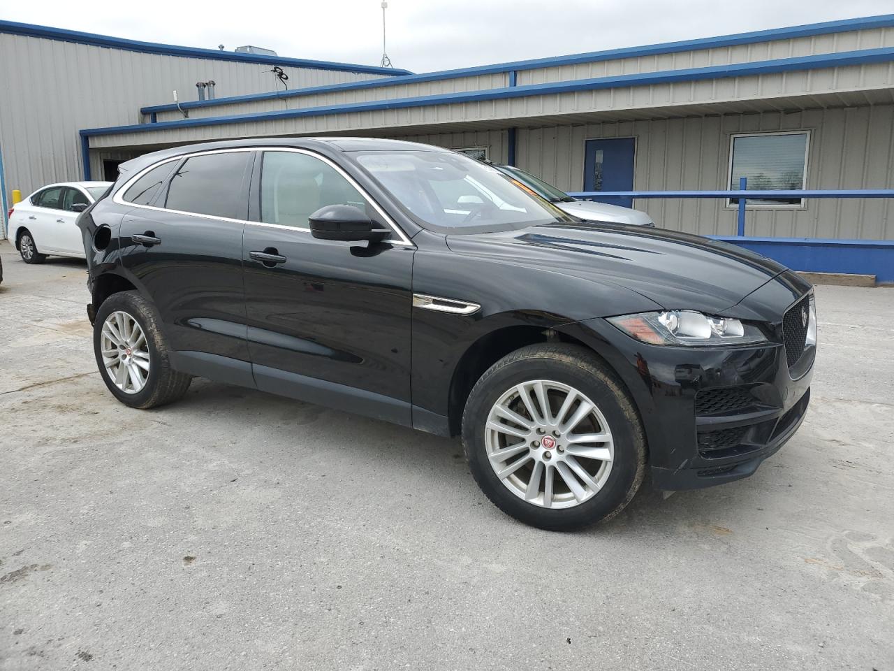 2019 Jaguar F-Pace - Image 4