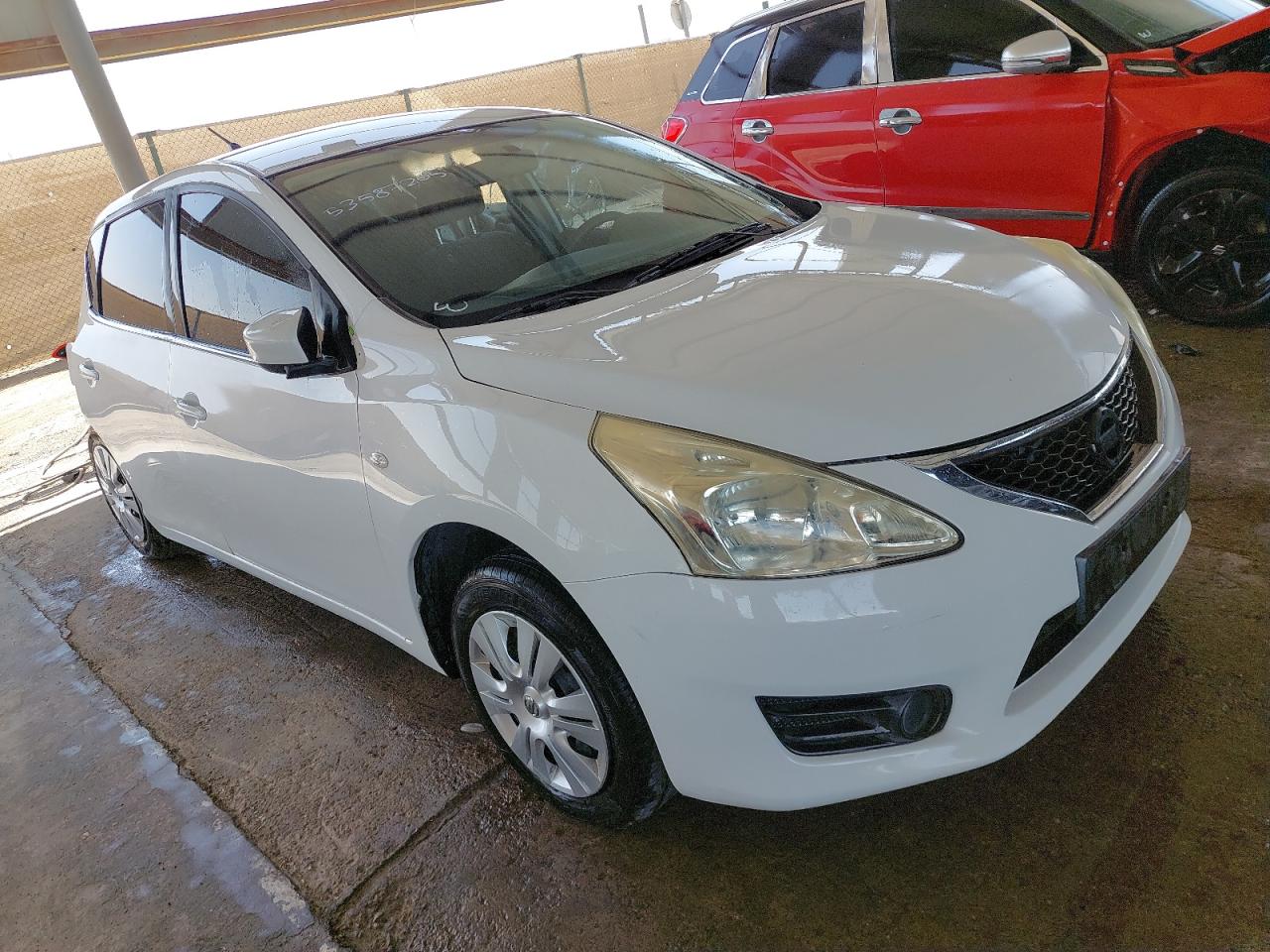 MNTBC2C98G6010913 - 2016 Nissan Tiida - #undefined