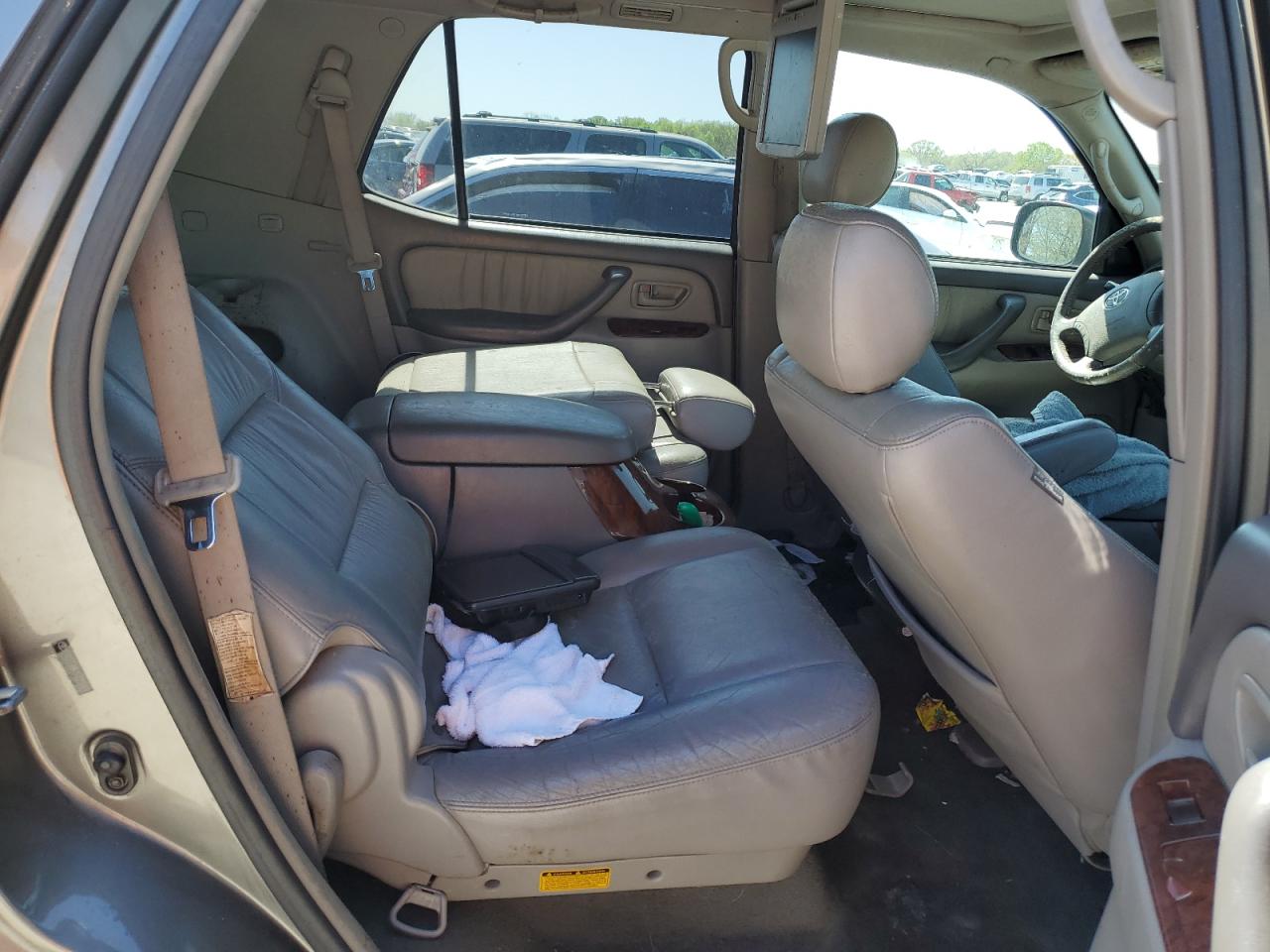 2005 Toyota Sequoia Limited VIN: 5TDZT38A15S250977 Lot: 52165855