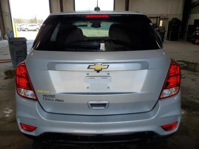  CHEVROLET TRAX 2022 Srebrny