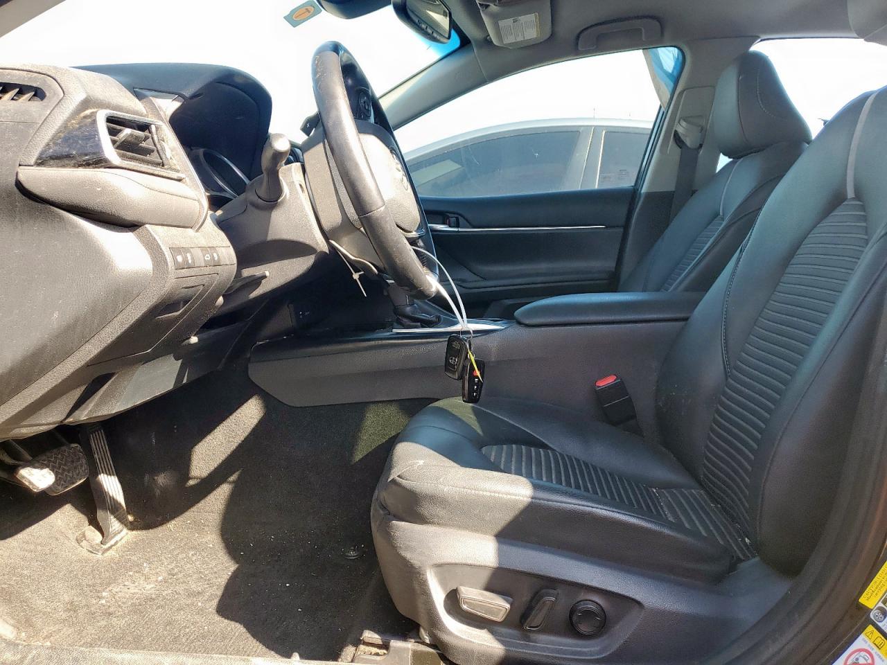 4T1B11HK5JU563987 2018 Toyota Camry L