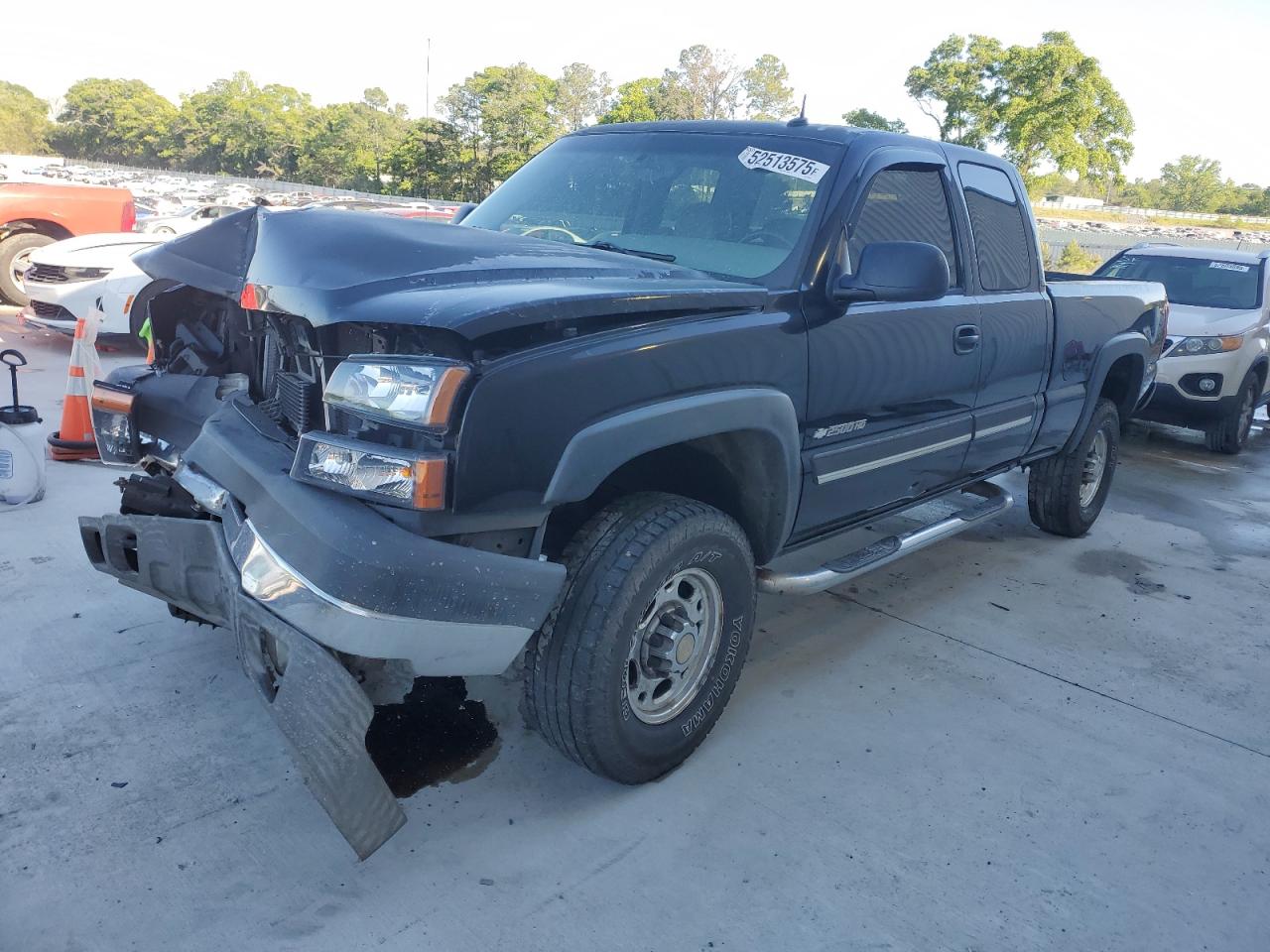 2003 Chevrolet Silverado C2500 Heavy Duty for Sale in Byron, GA - Front End