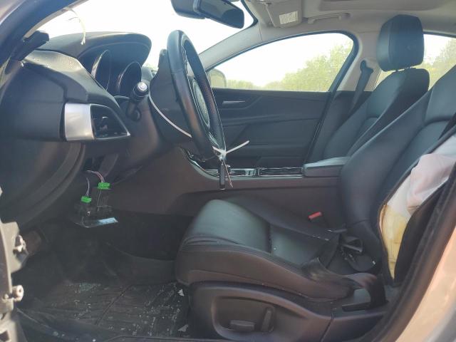  JAGUAR XE 2017 Серебристый