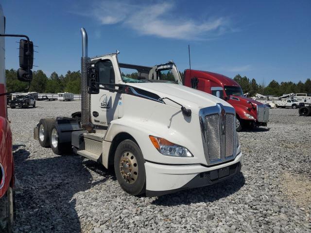 2023 Kenworth T680 Semi Truck